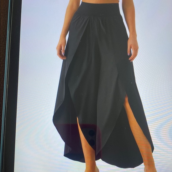 HALARA Pants - XLARGE. (PETITE). HALARA BREEZEFUL PALAZZO FLOWY RUFFLE WIDE LEG DANCE PANTS